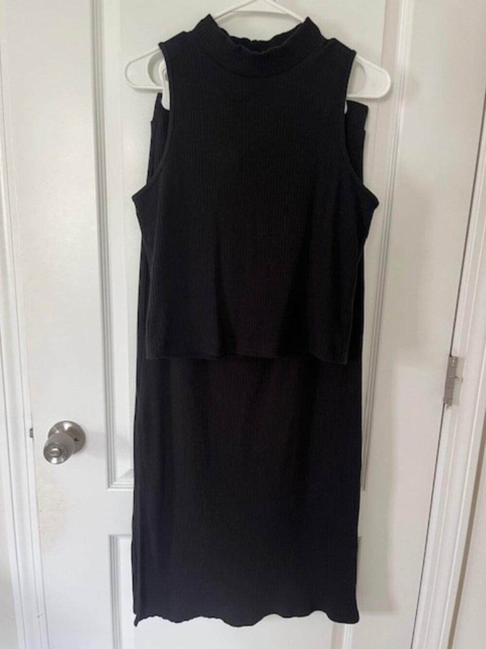 Old Navy knit top/skirt set, black, size L, worn once